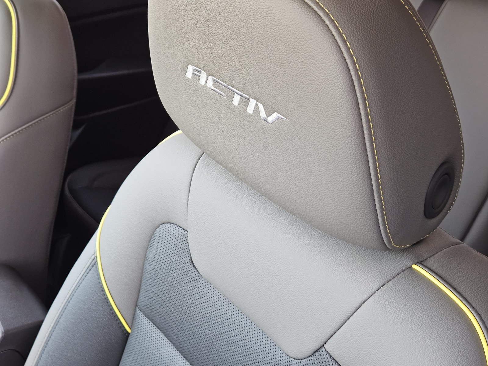 New 2026 Chevrolet Trax ACTIV w/ Driver Confidence Package FWD image 17