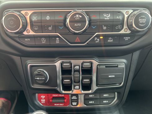 Used 2021 Jeep Wrangler Unlimited Rubicon AWD/4WD image 19