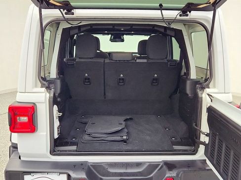 Used 2025 Jeep Wrangler Unlimited Sahara image 22