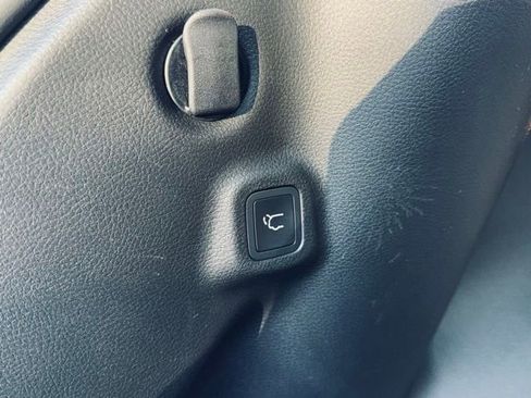 New 2026 Jeep Compass Limited image 10