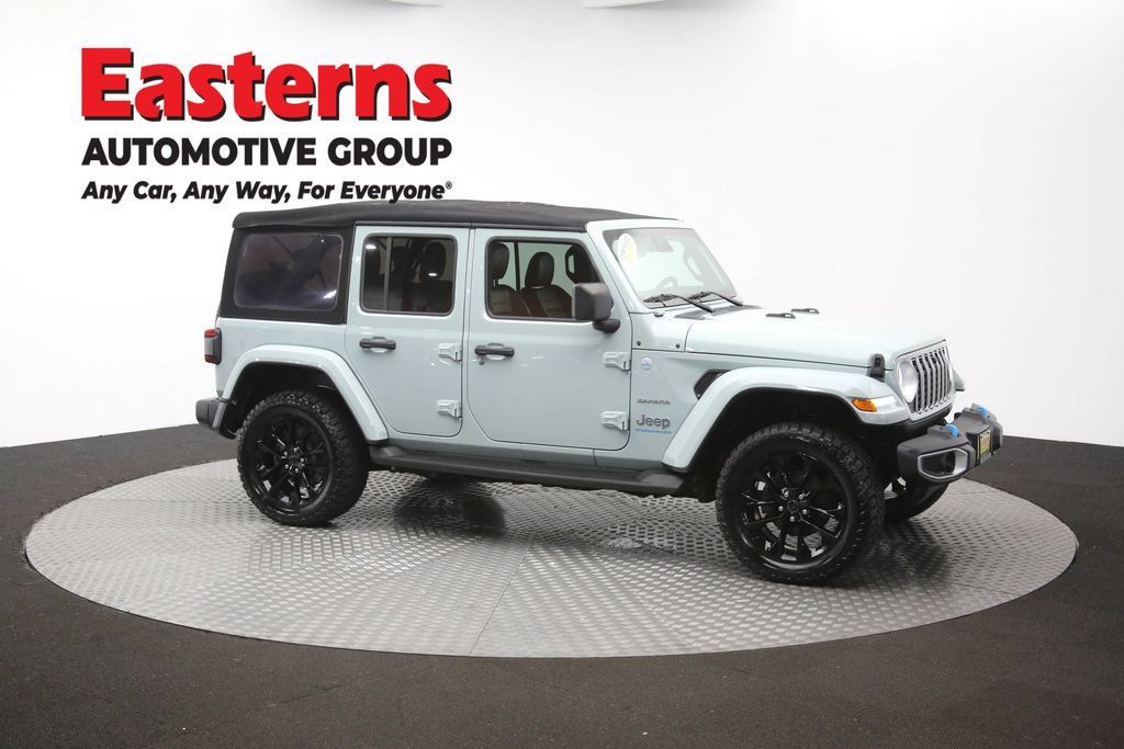 Used 2024 Jeep Wrangler Unlimited Sahara w/ Technology Group AWD/4WD image 47