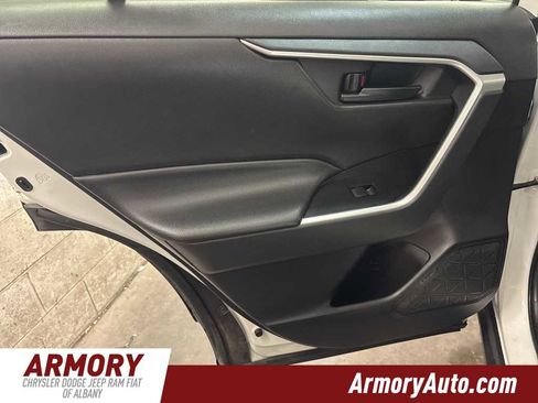 Used 2022 Toyota RAV4 LE image 21