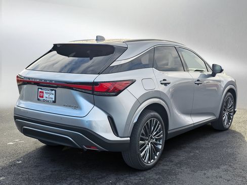 Used 2026 Lexus RX 450h Luxury w/ Convenience Package image 5