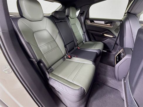 New 2026 Porsche Cayenne Coupe image 29