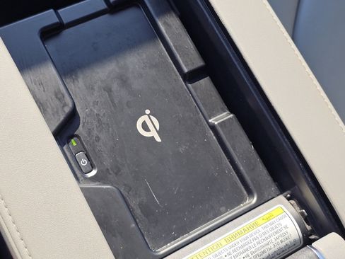 Used 2020 Toyota Highlander XLE image 10