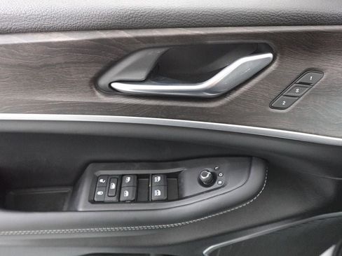 New 2026 Jeep Grand Cherokee Limited w/ Limited Altitude Package AWD/4WD image 9