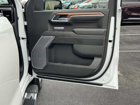 Used 2023 GMC Sierra 1500 Denali AWD/4WD image 13
