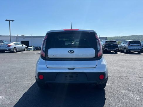 Used 2017 Kia Soul FWD image 4