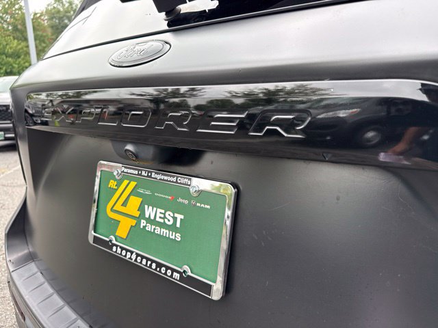 Used 2023 Ford Explorer XLT w/ Equipment Group 202A AWD/4WD image 16