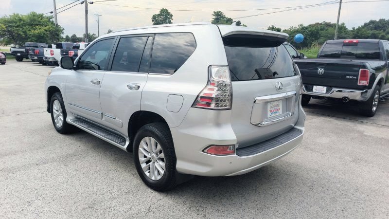 Used 2015 Lexus GX 460 w/ Premium Package AWD/4WD image 3