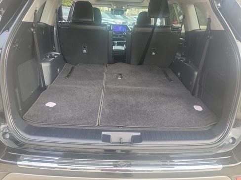 Used 2023 Toyota Highlander Platinum image 31