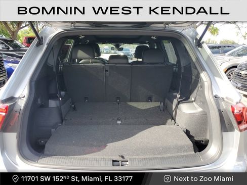 Used 2022 Volkswagen Tiguan SE R-Line image 11