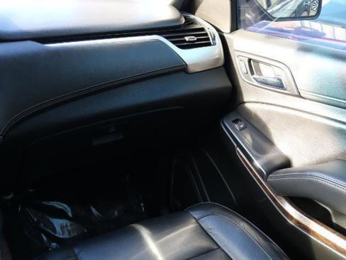 Used 2019 Chevrolet Suburban LT AWD/4WD image 23