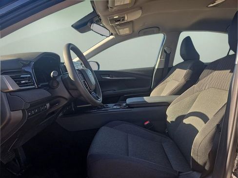 Used 2025 Toyota Camry SE image 20