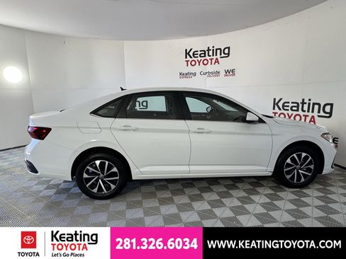 Used 2025 Volkswagen Jetta S FWD image 4