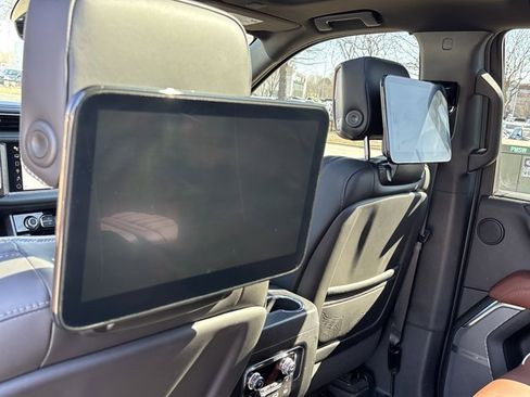 Used 2024 GMC Yukon Denali Ultimate w/ LPO, Floor Liner Package image 23