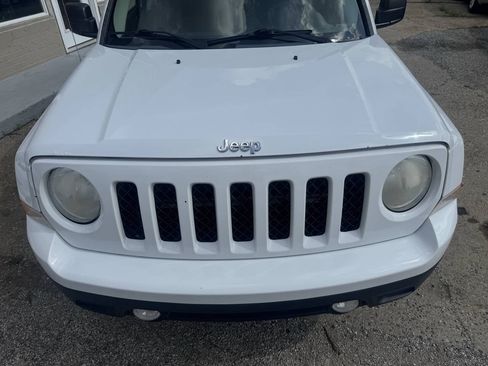 Used 2014 Jeep Patriot Sport FWD image 16