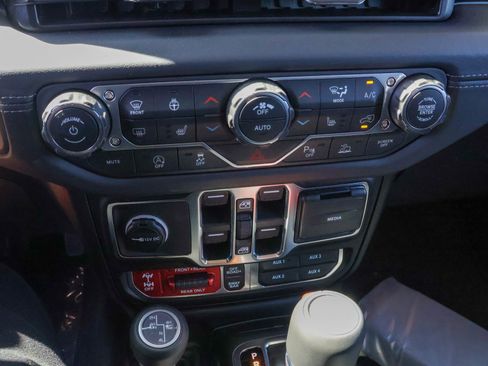 New 2026 Jeep Wrangler Unlimited Rubicon AWD/4WD image 29
