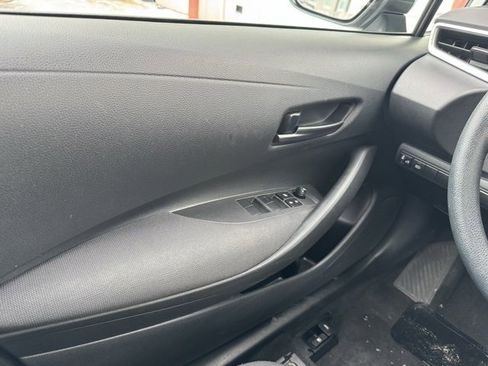 Certified 2022 Toyota Corolla LE image 30