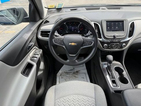Used 2022 Chevrolet Equinox LS w/ LS Convenience Package AWD/4WD image 9