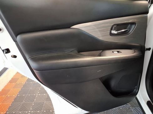 Used 2018 Nissan Murano SL image 16