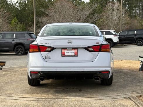 Used 2024 Nissan Altima 2.5 SR image 5
