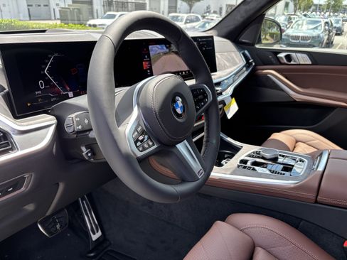 New 2027 BMW X7 xDrive40i w/ M Sport Package AWD/4WD image 16