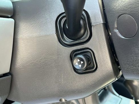 Used 2002 Ford Thunderbird image 20