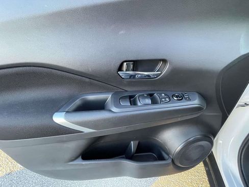Used 2024 Nissan Kicks SV image 15