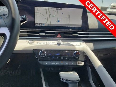 Used 2024 Hyundai Elantra Limited image 10