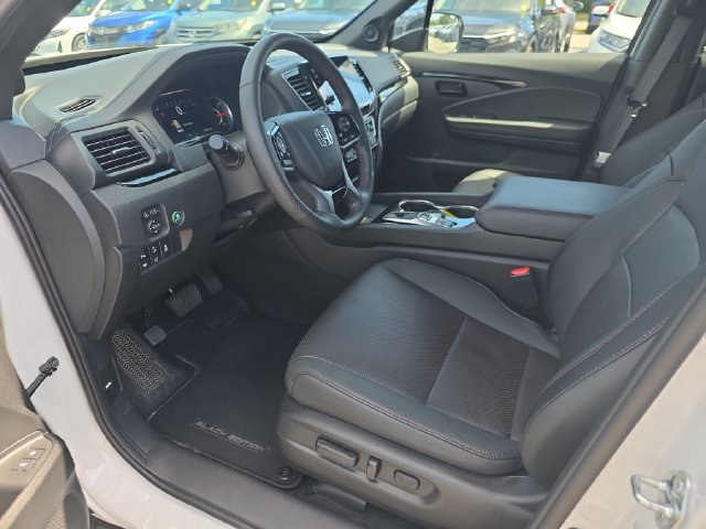 Used 2024 Honda Passport Black Edition image 10