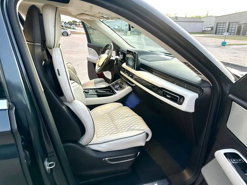 Used 2020 Lincoln Aviator Black Label AWD/4WD image 16