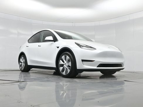 Used 2023 Tesla Model Y Long Range AWD/4WD image 51