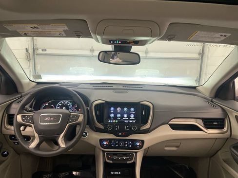 Used 2024 GMC Terrain Denali w/ Denali Premium Package AWD/4WD image 15