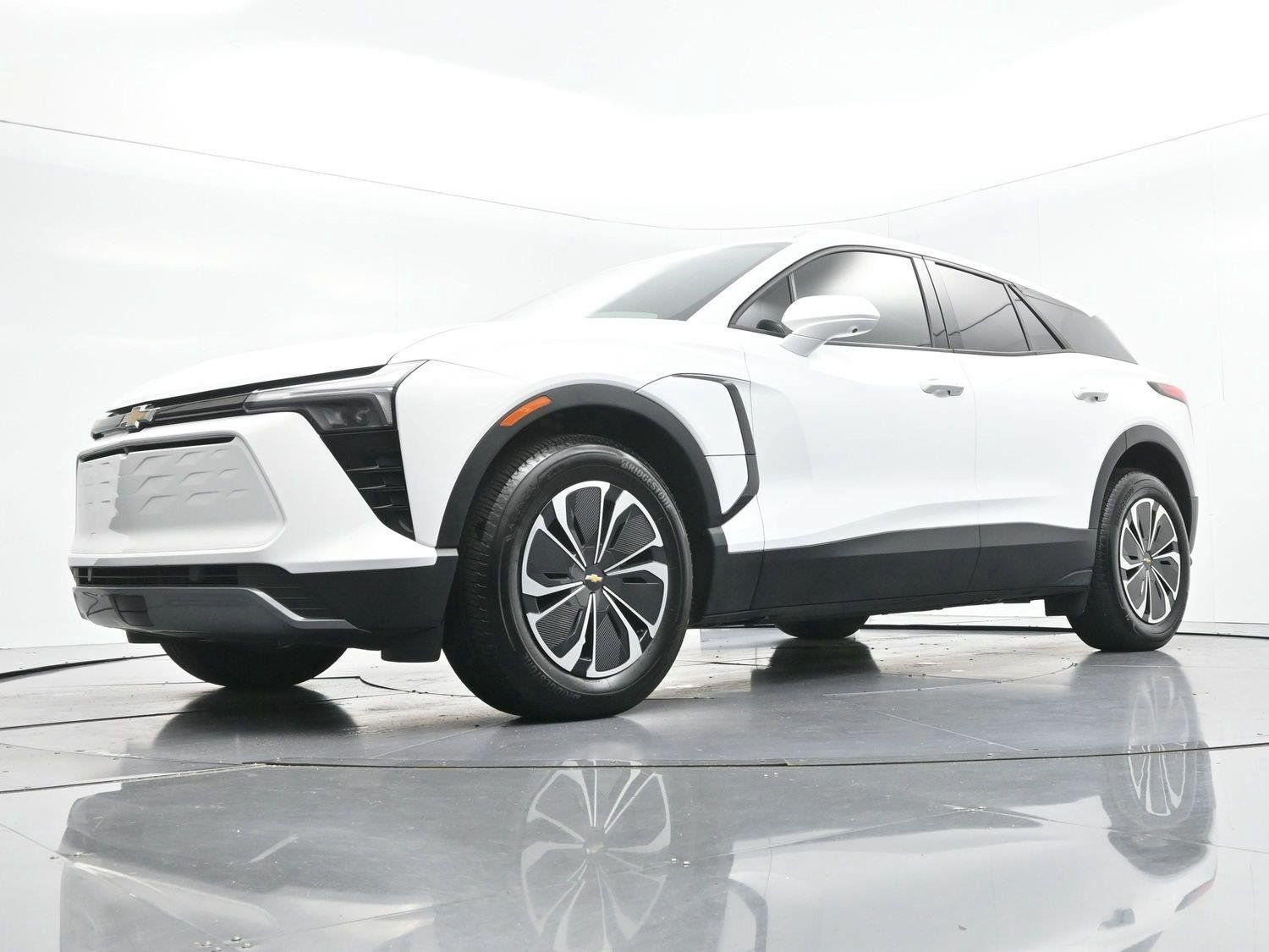 Used 2024 Chevrolet Blazer EV LT AWD/4WD image 47