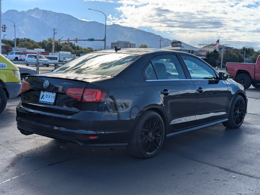 Used 2018 Volkswagen Jetta GLI FWD image 4