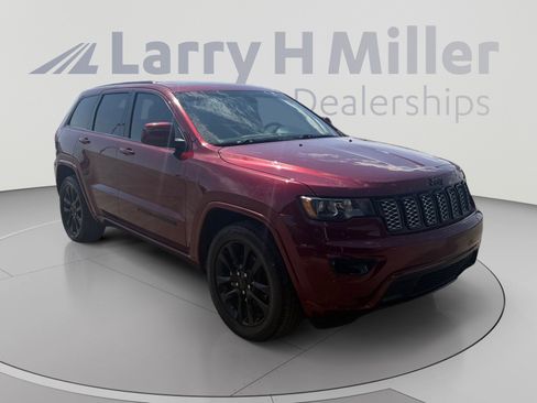 Used 2020 Jeep Grand Cherokee Altitude RWD image 7