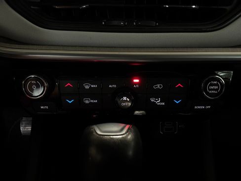 Used 2025 Jeep Compass Limited AWD/4WD image 28