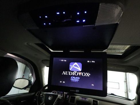 Used 2009 Cadillac Escalade AWD image 16