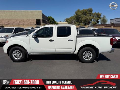 Used 2015 Nissan Frontier SV w/ SV Value Truck Package AWD/4WD image 5