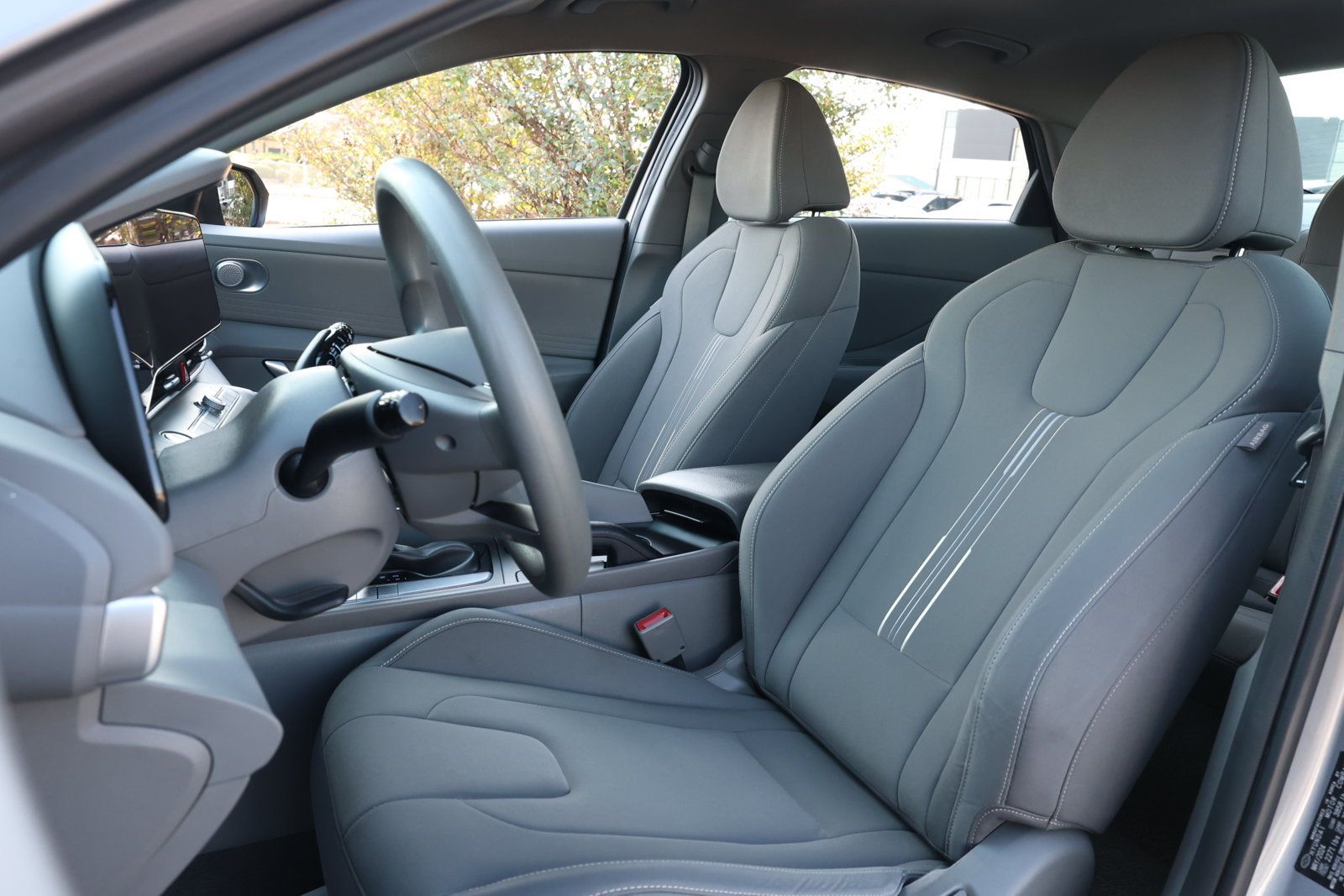 Used 2024 Hyundai Elantra SEL FWD image 27