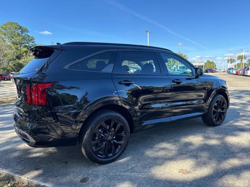 Used 2023 Kia Sorento SX image 3