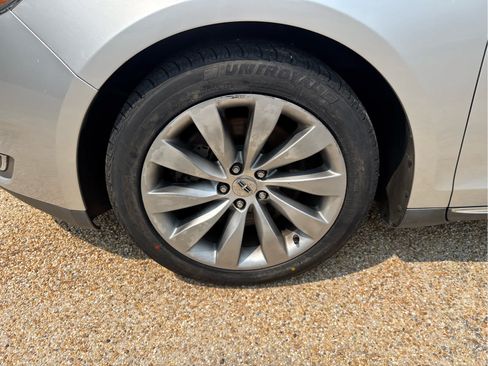 Used 2013 Lincoln MKS FWD image 12