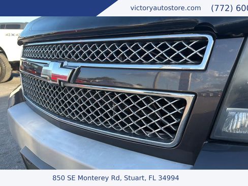 Used 2010 Chevrolet Avalanche LT w/ Suspension Package, Off-Road image 19