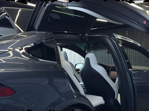 Used 2017 Tesla Model X 75D image 17