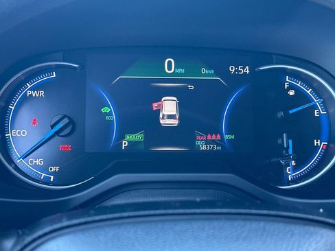 Certified 2024 Toyota RAV4 LE image 30