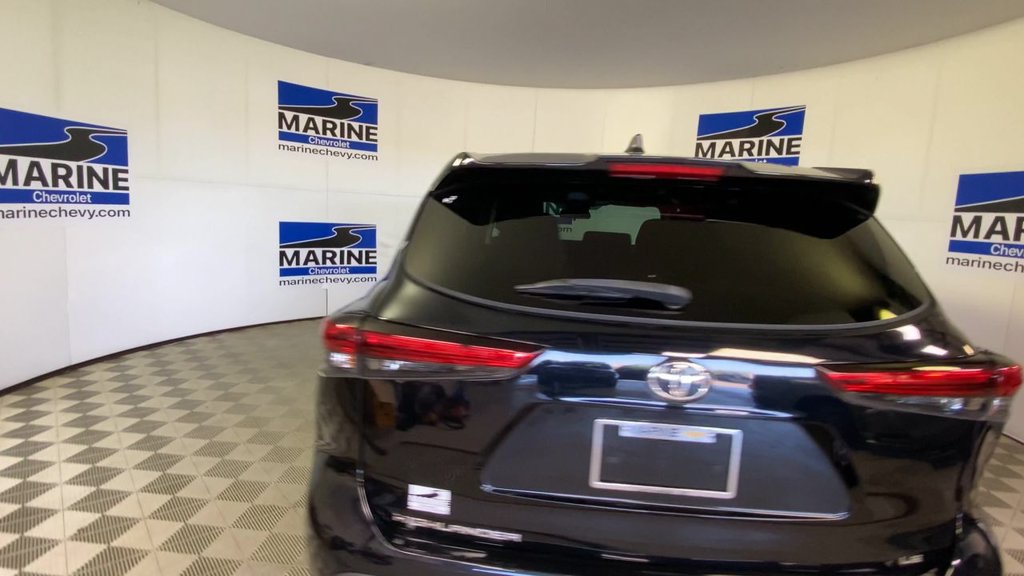 Used 2023 Toyota Highlander LE FWD image 9