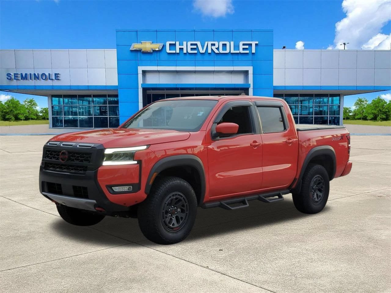 Used 2025 Nissan Frontier Pro-X RWD image 2