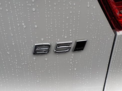 New 2026 Volvo XC40 B5 Core w/ Climate Package image 6