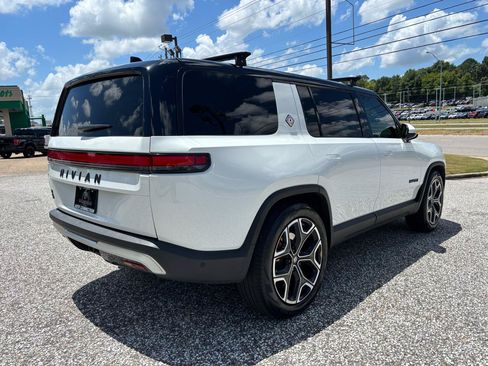 Used 2024 Rivian R1S Adventure AWD/4WD image 9